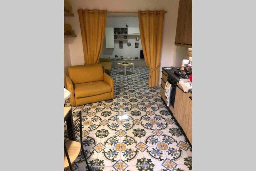 Ferienwohnung Affittasi Casa Giuseppe Procida Exterior foto